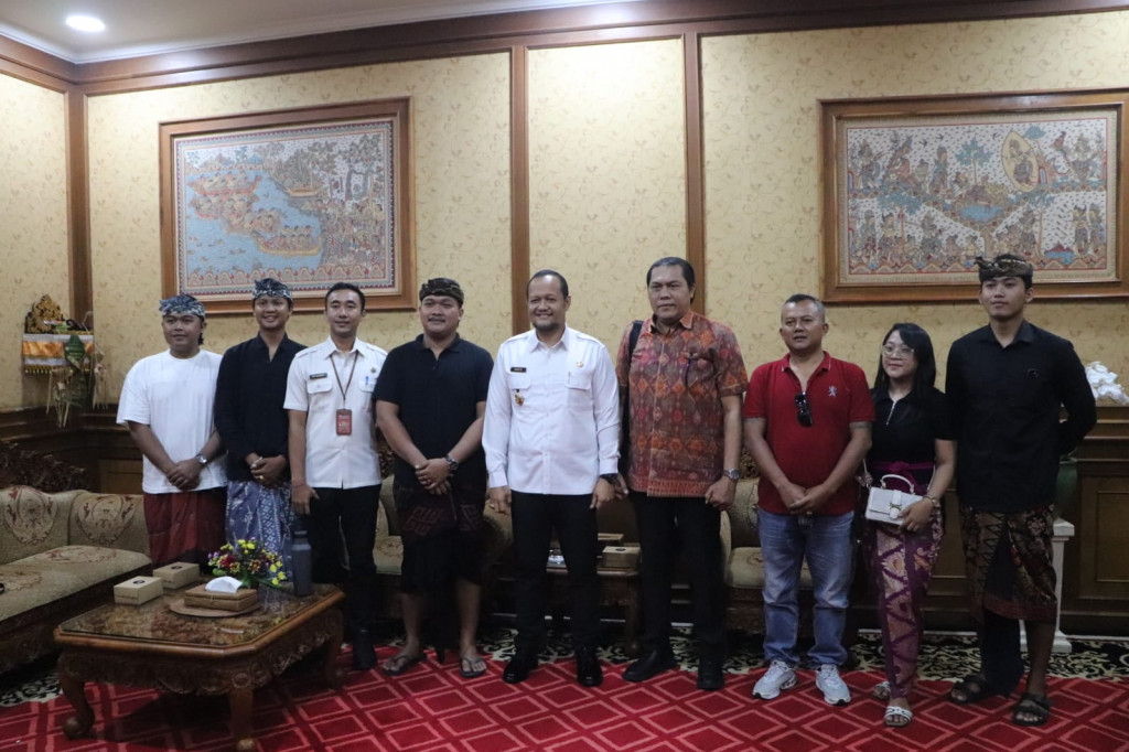 Wabup Bagus Alit Sucipta Terima Audiensi Pengurus Sabha Yowana Palwa Negara, Kapal